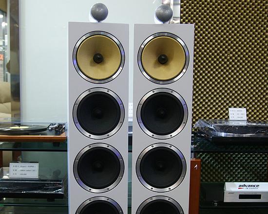 CM10(화이트 색상)